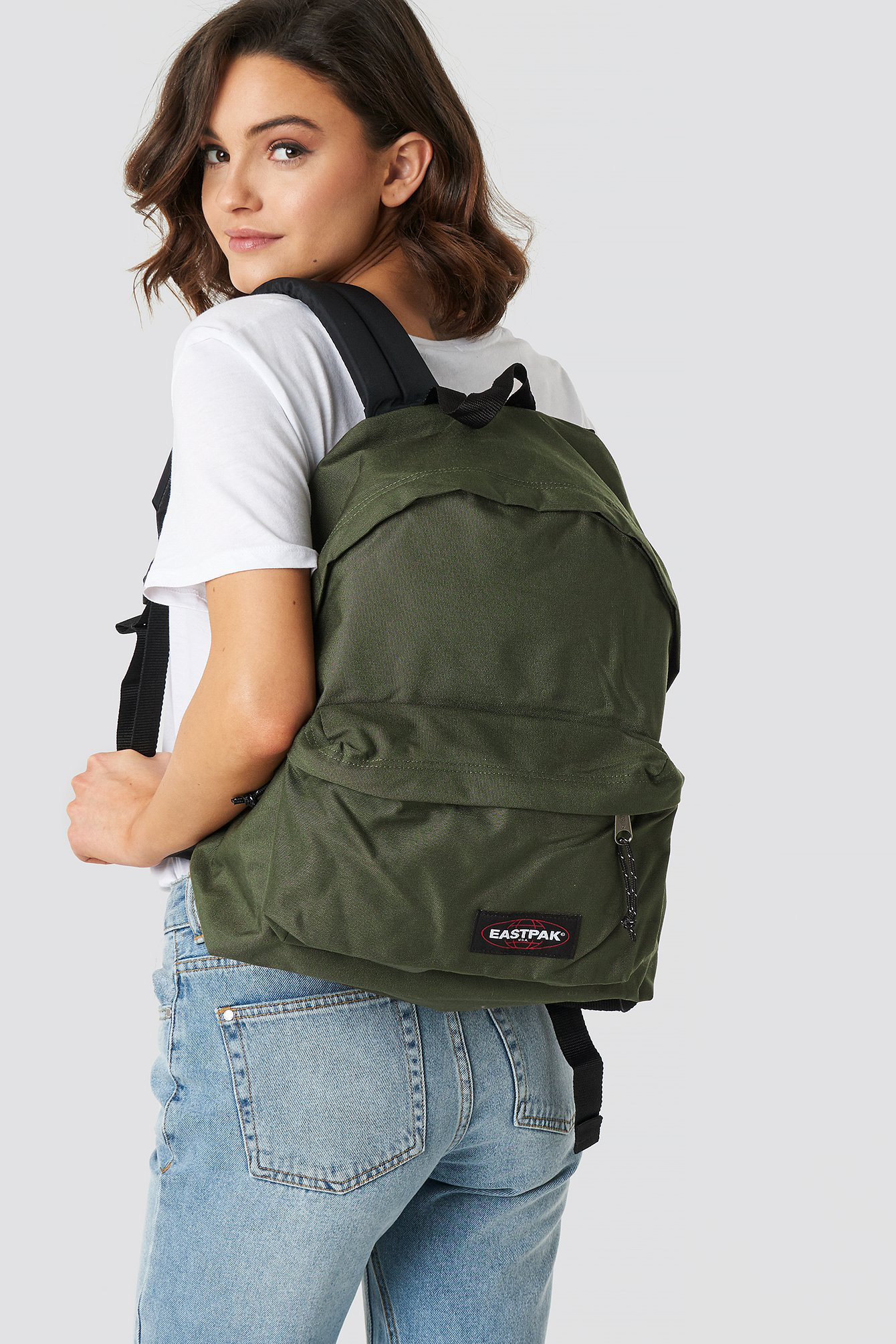eastpak padded pakr green in jungle khaki