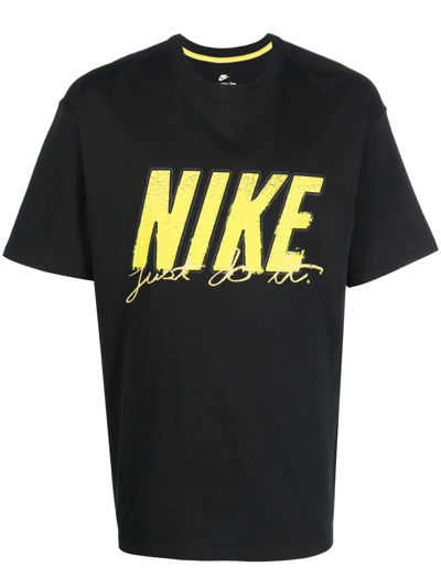 nike logo-print t-shirt in black